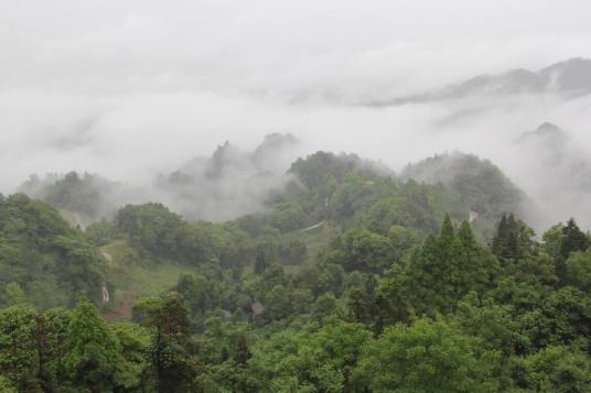 蒙顶山（四川省雅安境内山脉）