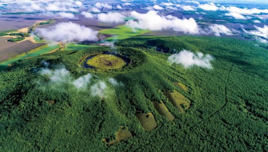 火山（地貌学、地质学术语）