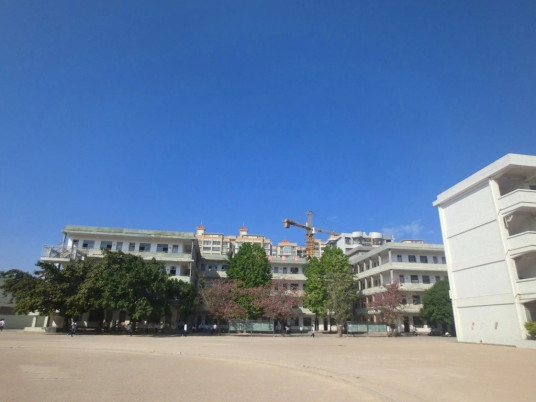 黄冈河南学校