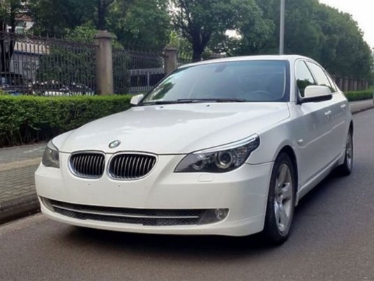 2010款宝马5系 523Li 标准型