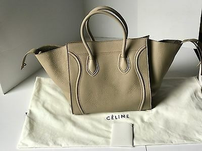 CELINE 是一线品牌吗？跟香奈儿差不多嘛