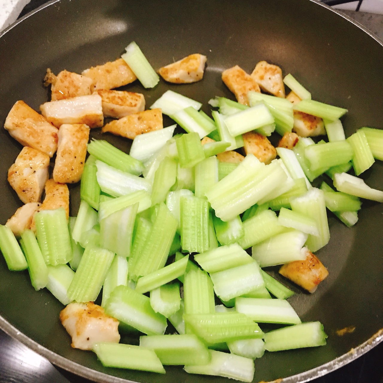 鸡胸肉炒什么最好吃