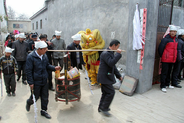 为什么人死的时候要穿寿衣是什么意思?