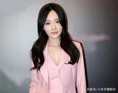 李小璐晒甜馨练舞蹲马步的视频，甜馨的状态看起来如何？