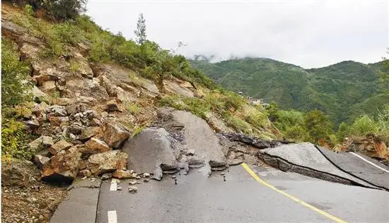 可怕！青海山体滑坡已致5死2人失联，遇到山体滑坡怎么办？