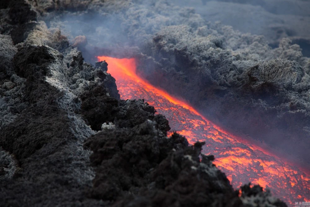 印尼火山剧烈喷发，已致13死41伤，火山喷发的威力有多大？