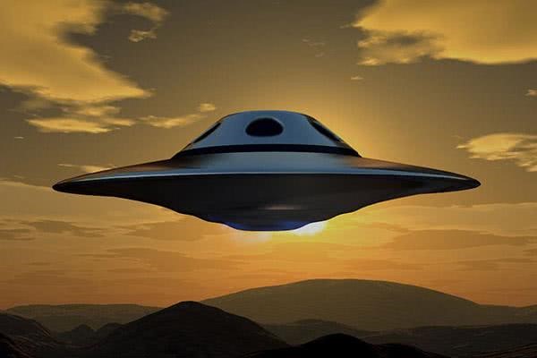 美军首次回应网传 UFO：视频为真，现有人类飞行技术无法达到，这是真的吗？