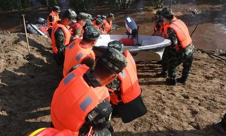 黑龙江五大连池山洪致1死8失联，当地采取了哪些救援措施？