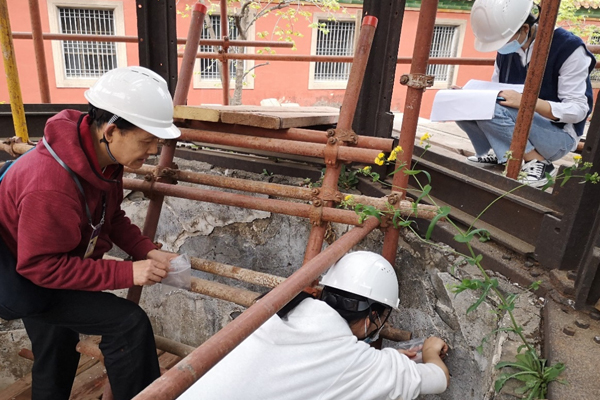 浙大博导手写129页毕业论文刷屏朋友圈，网友们热论的焦点是什么？