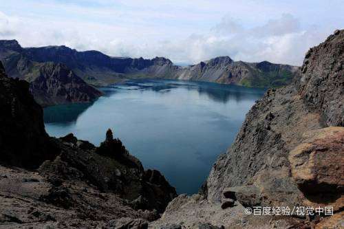 延吉和长白山是一个地方嚒